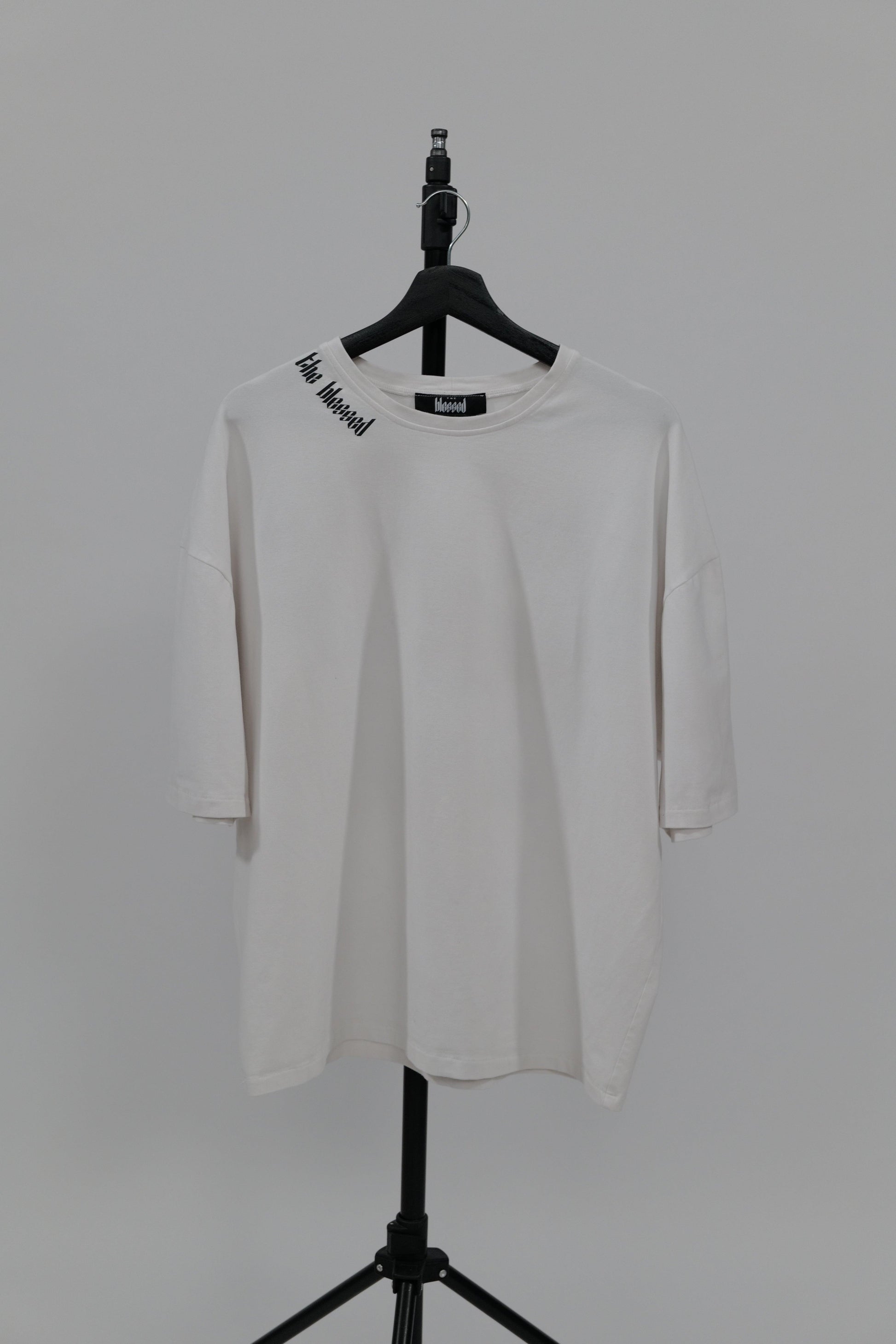 Boldsize - Heavy Oversizedshirt mit Initialienbackprint - theblessed