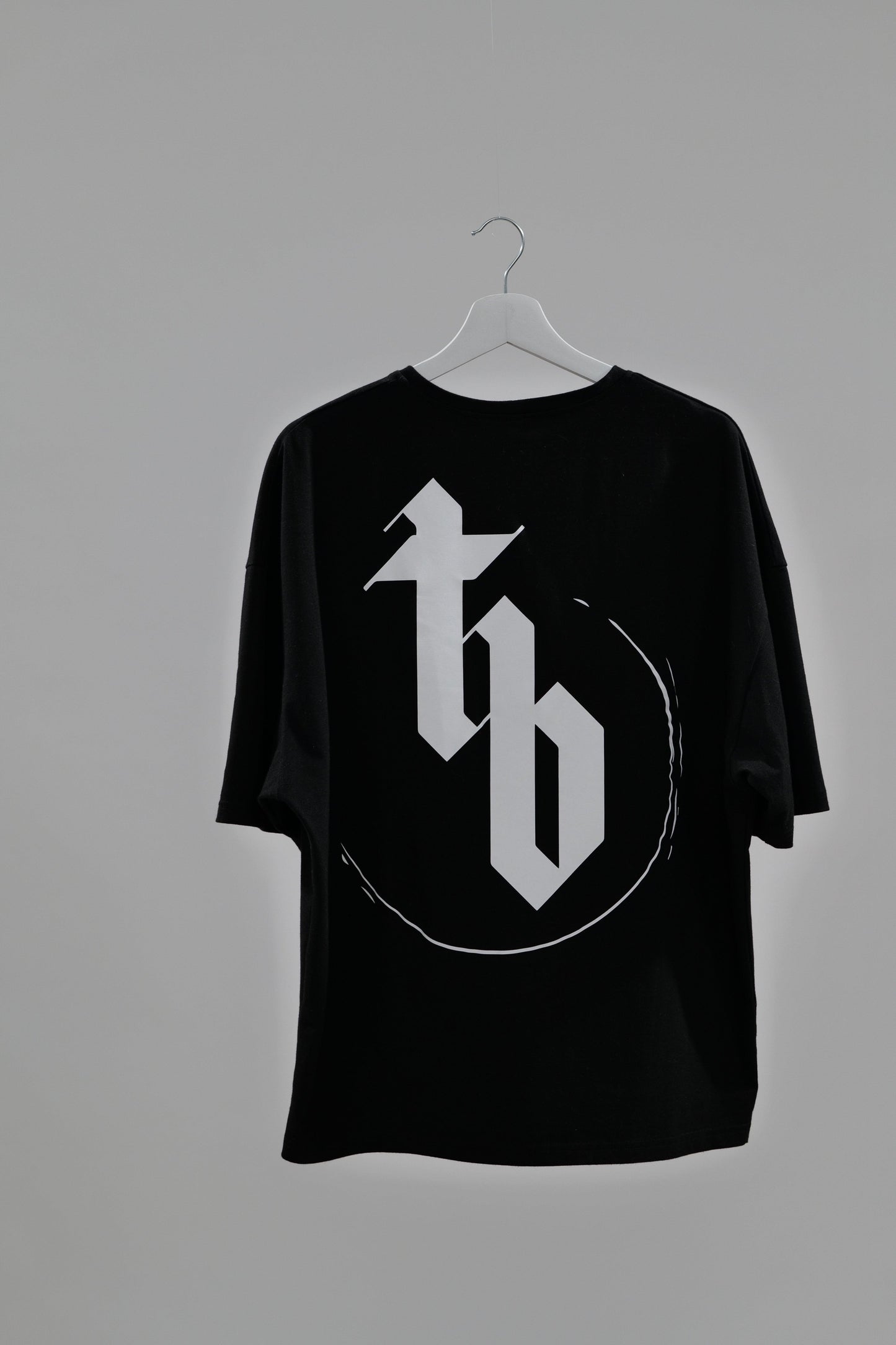 Boldsize - Heavy Oversizedshirt mit Initialienbackprint - theblessed